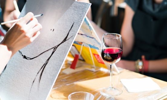 4 Tips for Hosting a Paint and Sip Party