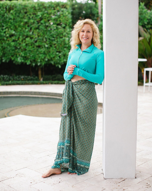 BloqUV Women's UPF 50+ Sun Protection Active Full Zip Crop Top Jacket.