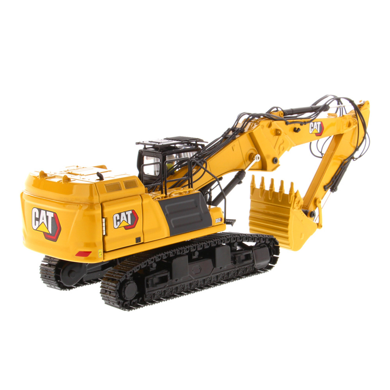 Diecast Masters Caterpillar CAT 621K Scraper & CAT No.70 Scraper with D7 Track-Type Tractor 1:50