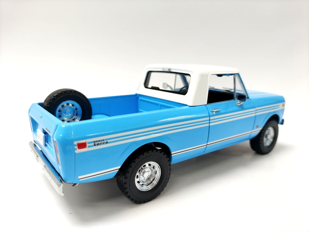 International Scout Terra Pickup 1979 Lexington Blue 1/25 **PRE-ORDER*
