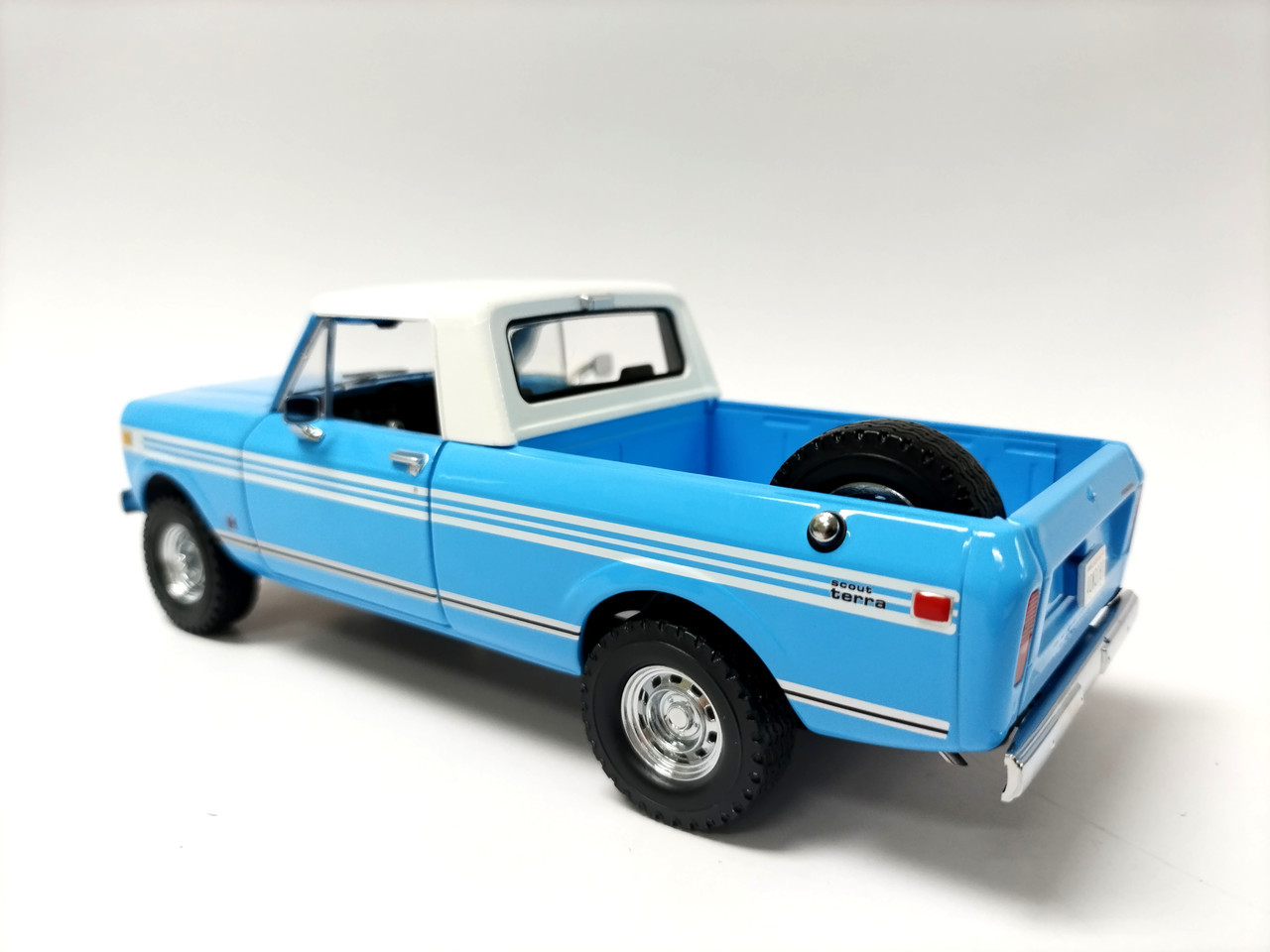 International Scout Terra Pickup 1979 Lexington Blue 1/25 **PRE-ORDER*