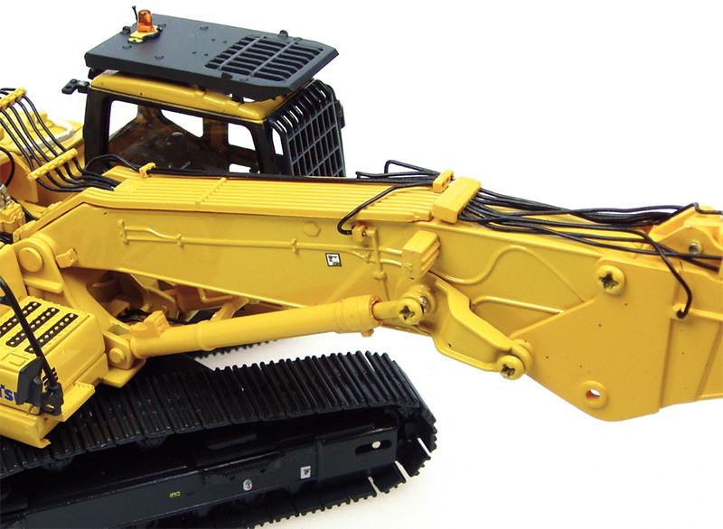 First Gear Komatsu PC450LC Excavator 1/50 scale UH8004 50-3491