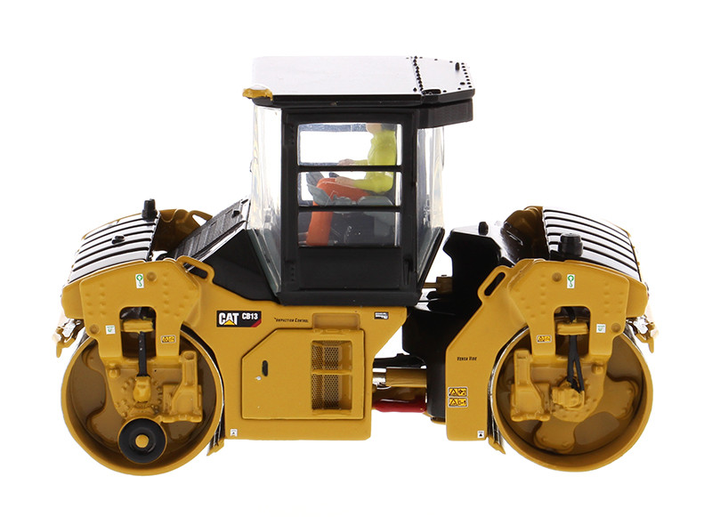 Diecast Masters CAT Caterpillar CB-13 Tandem Vibratory Roller with Cab and Operator 1/50 85595 *S&D*