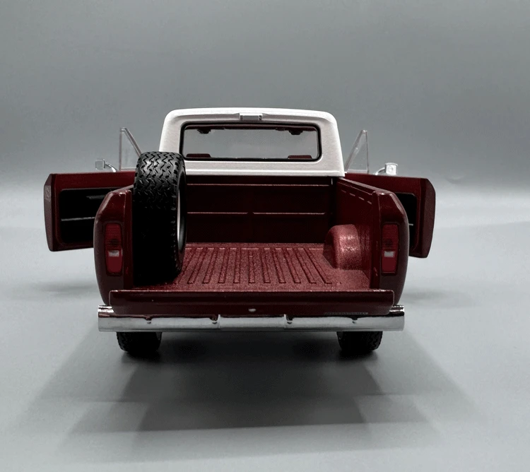 First Gear International Scout Terra Pickup 1979 Tahitian Red and Blue BUNDLE 1/25