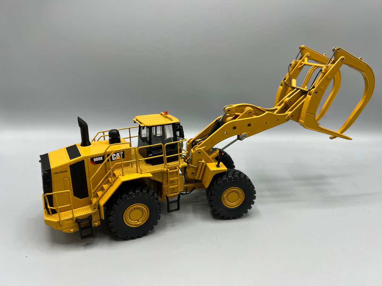 Tonkin Replicas Caterpillar 988K Wheel Loader with Millyard