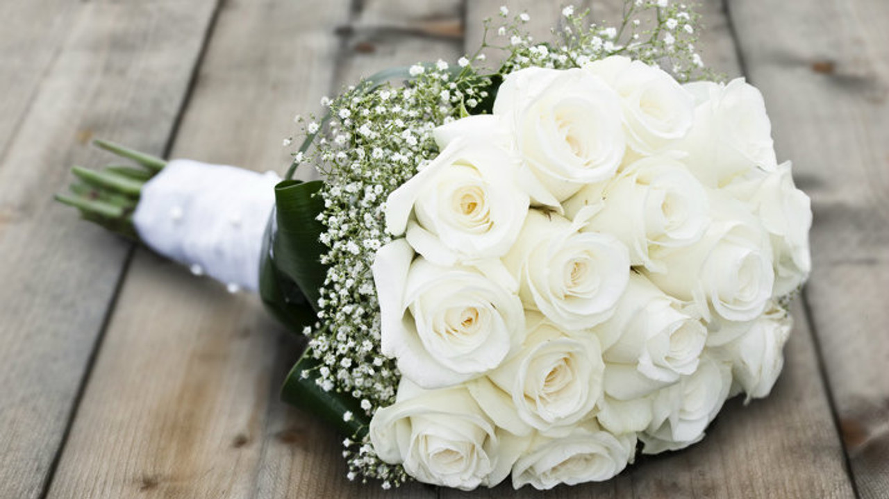 White Rose Bouquet With Baby S Breath Off 79 Buy