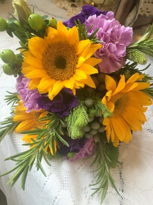 Sun Flowers & Lizianthus