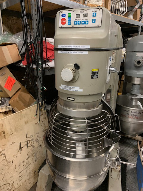 Refurbished Globe SP62P 60 Quart Planetary 2 Speed Commercial Pizza Mixer w/ Timer and Power Bowl Lift