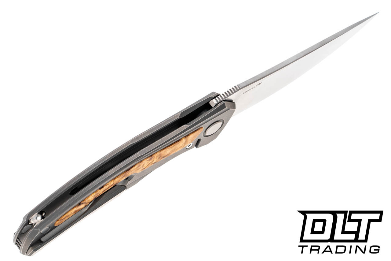 Shirogorov Ursus Quantum - Titanium - Curly Birch Inlay - DLT Trading