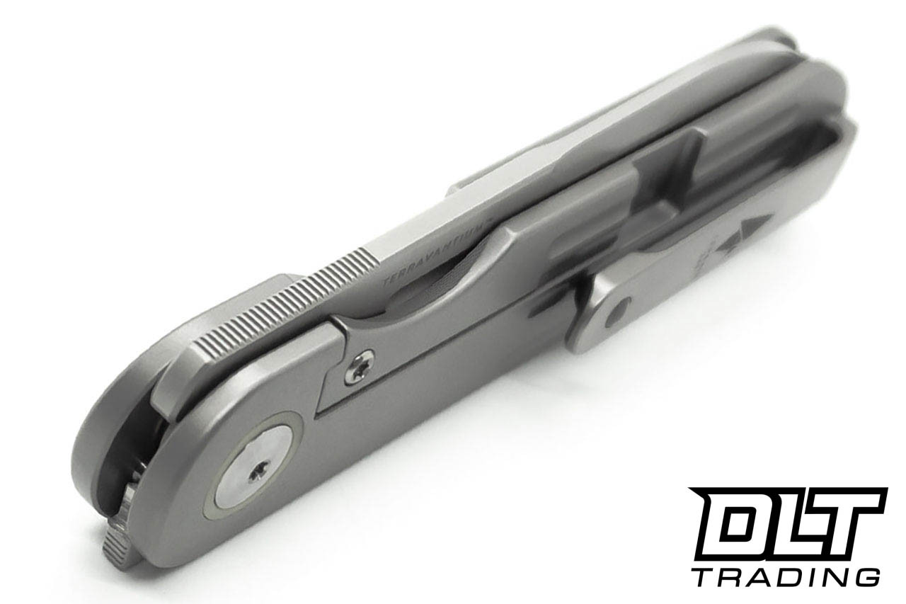 格安美品O&EダコタWAX要らない 5’4 31L TLSハニカムフィン付き Terrain 365 Narwhal Flipper - Titanium - DLT Trading