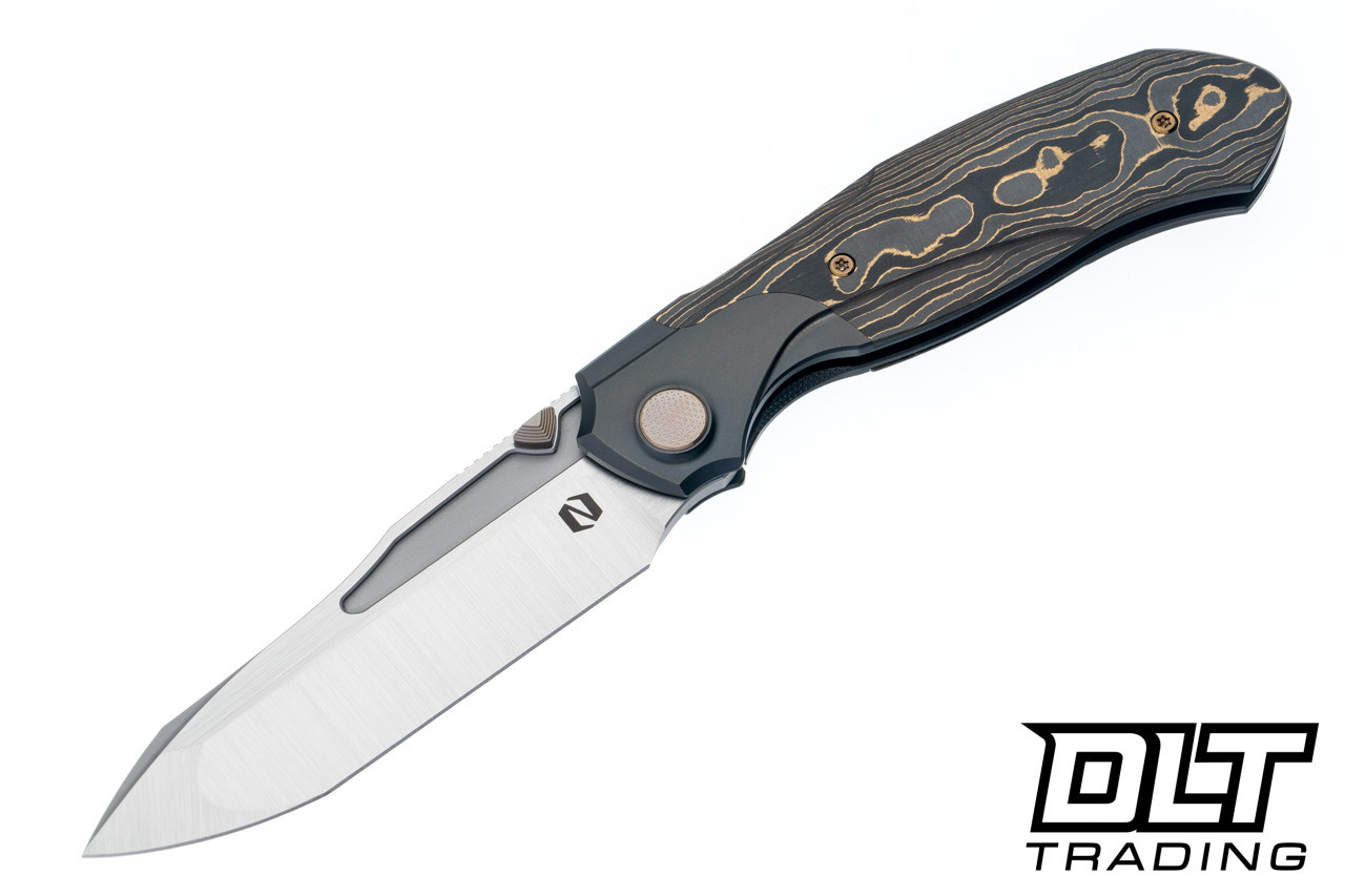 Null Knives Vandal - Black DLC Ti - Gold Camo FatCarbon Inlay