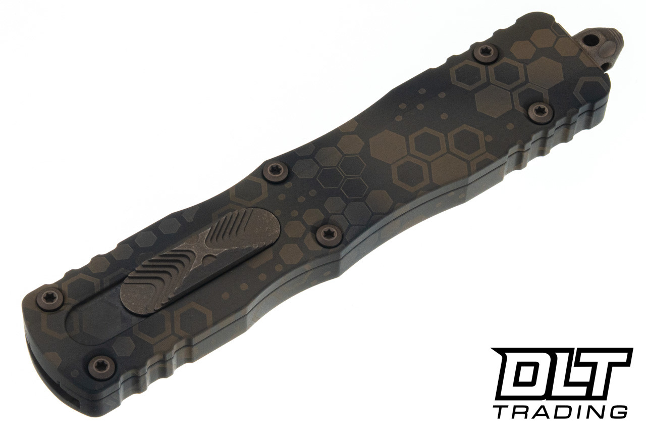 Microtech Dirac Delta D/E - Badlands Hex Camo Handle - Bronzed
