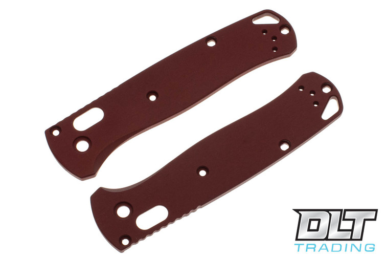 AWT Benchmade Bugout Scale with Lanyard - Brick Red