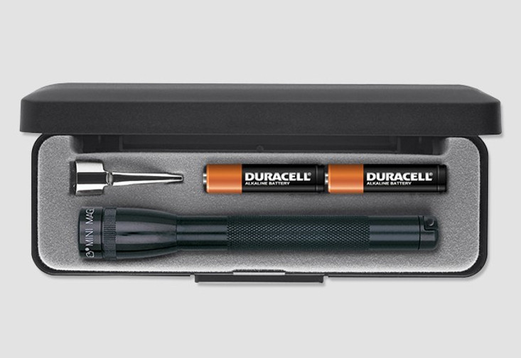 Mini Maglite AAA Flashlight with Presentation Box - Black Mini Maglite AAA Flashlight with Presentation Box - Black