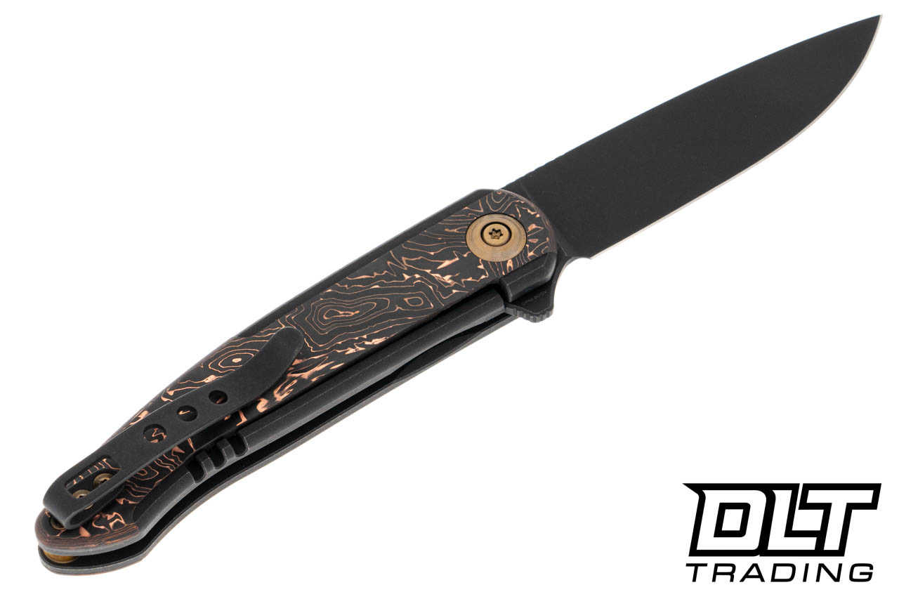 【FaB】Flick Knives Cold Foil COLD FOIL FLICK KNIVES Flesh and Blood TCG Outsiders OUT139