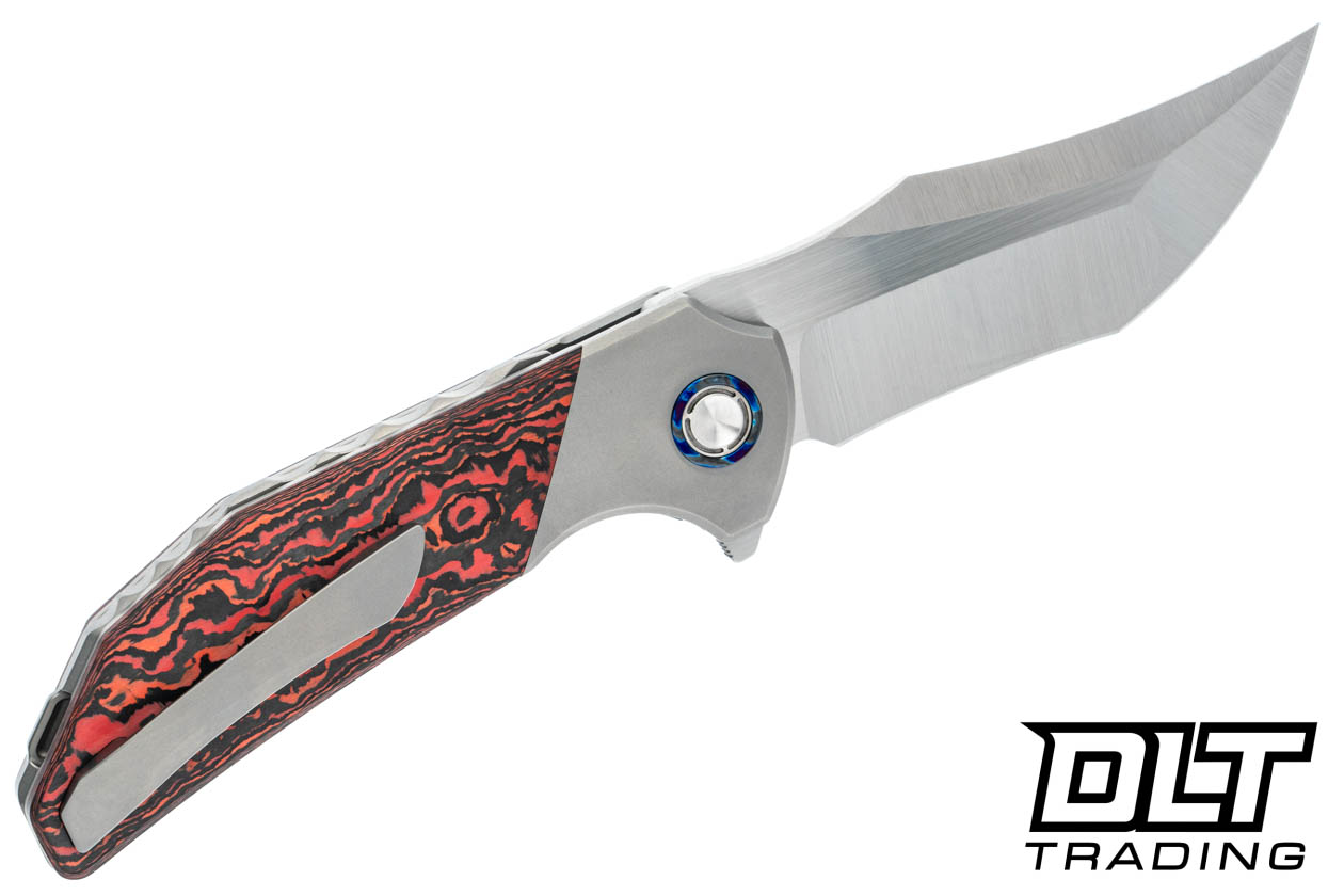 Reate Tiger - M390 Satin Blade - Lava Flow Fat Carbon Handle