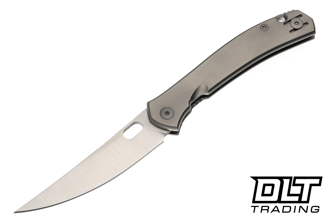 GiantMouse ACE Bleecker - Satin MagnaCut Blade - Titanium - DLT