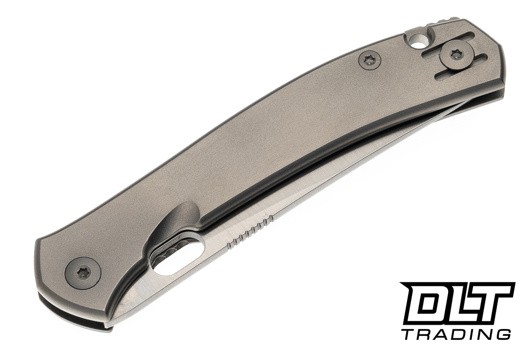 GiantMouse ACE Bleecker - Satin MagnaCut Blade - Titanium - DLT