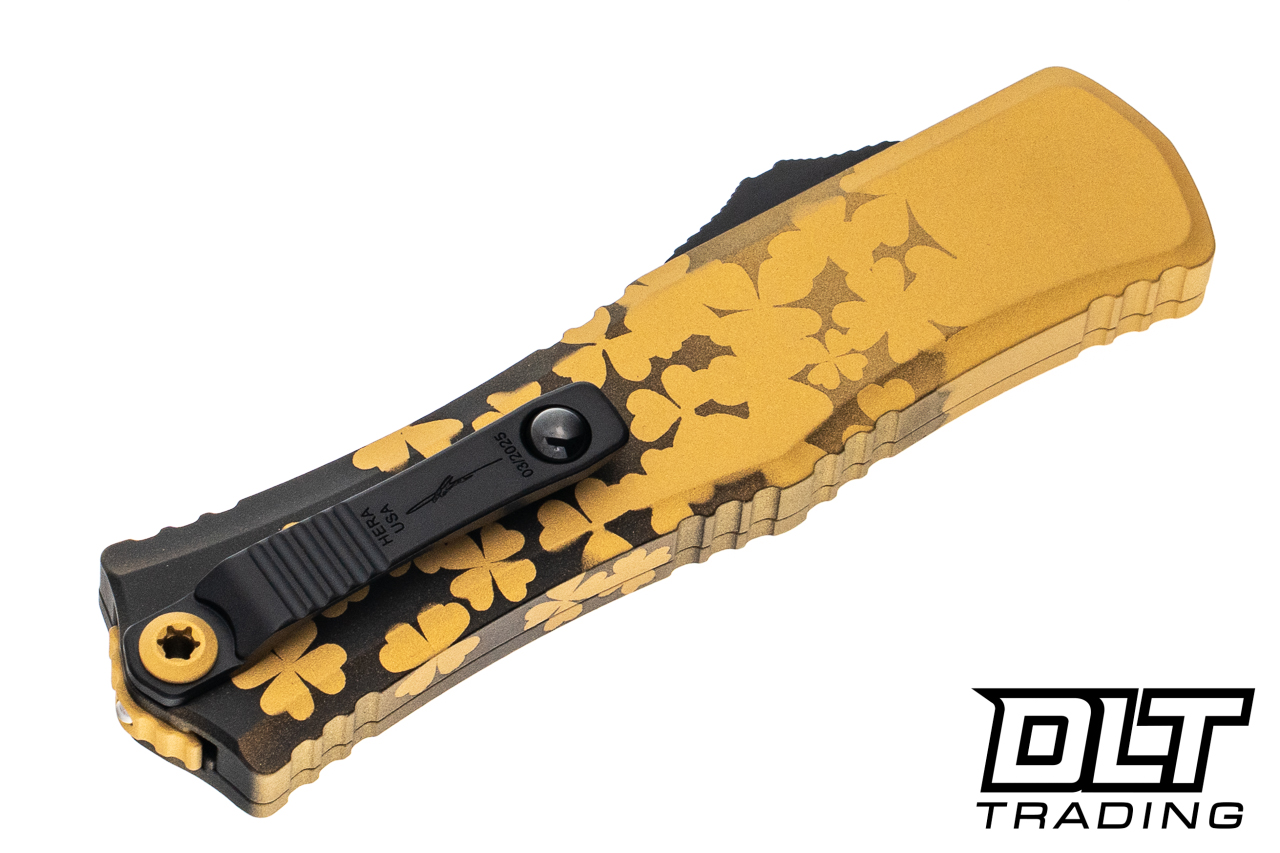 Microtech 1702M-1SPDGDS Mini Hera D/E - Gold & Black Clover Handle