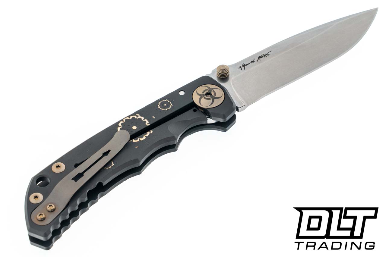 Spartan Blades Harsey Folder - Black & Gold Plague Doctor