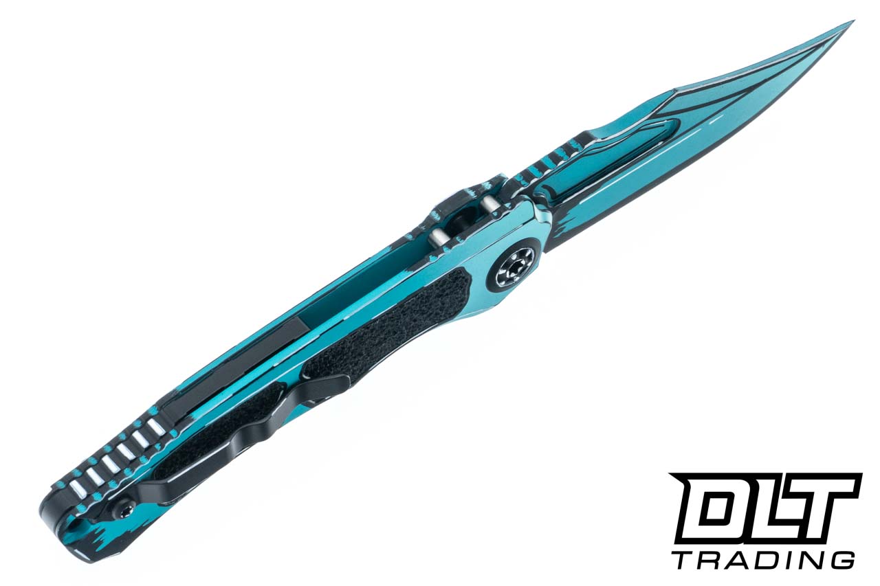 Heretic Wraith Auto Bowie MagnaCut - Turquoise Cel Shading - DLT