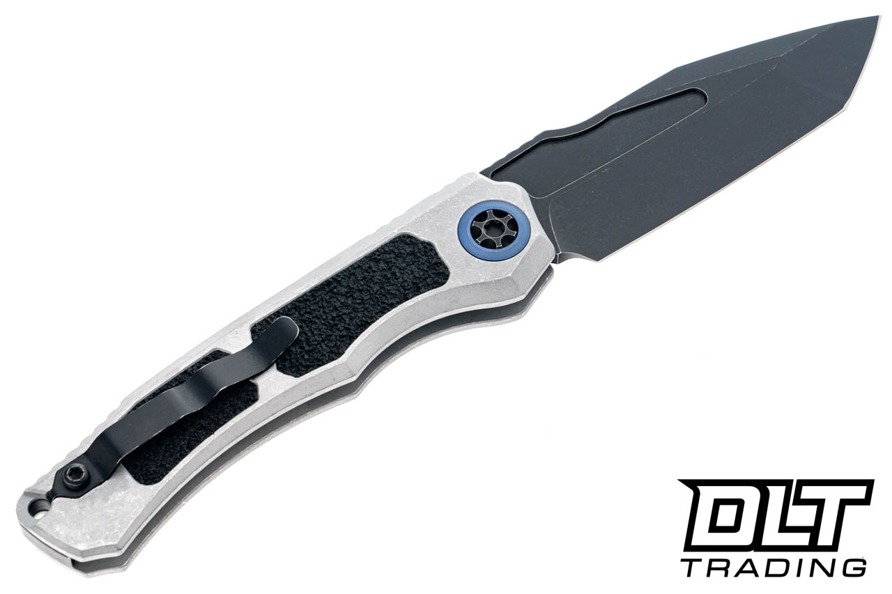 Heretic Wraith V4 Tanto Auto MagnaCut - Battleworn Blizzard