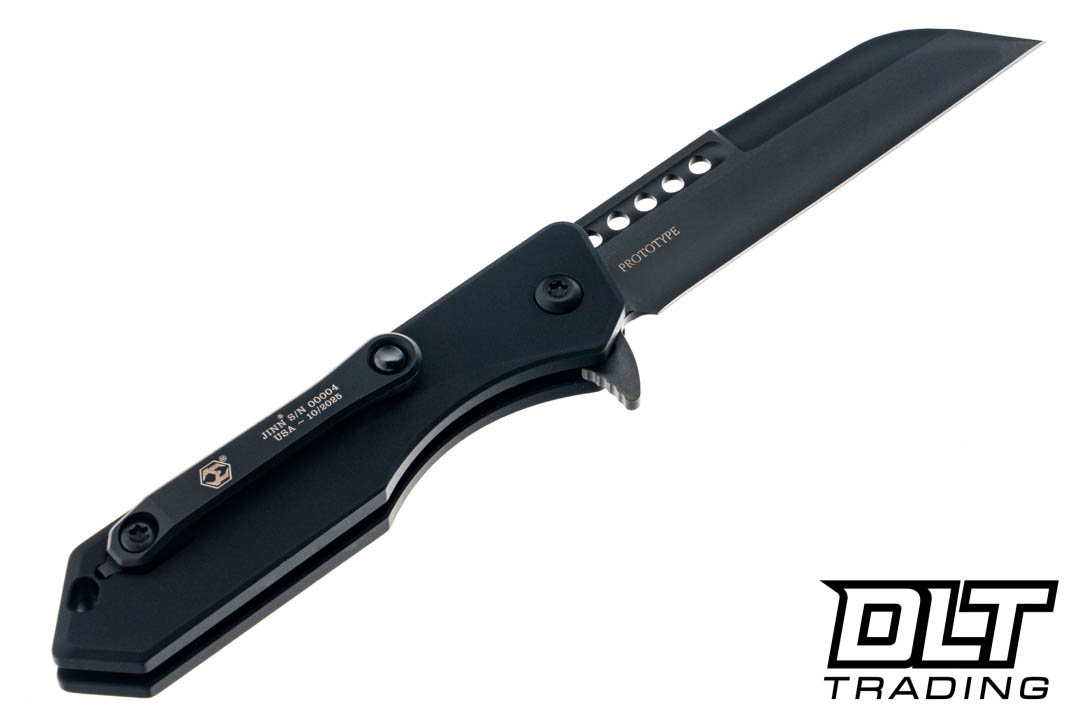 Heretic Jinn Manual - Black Wharncliffe MagnaCut Blade - Hand