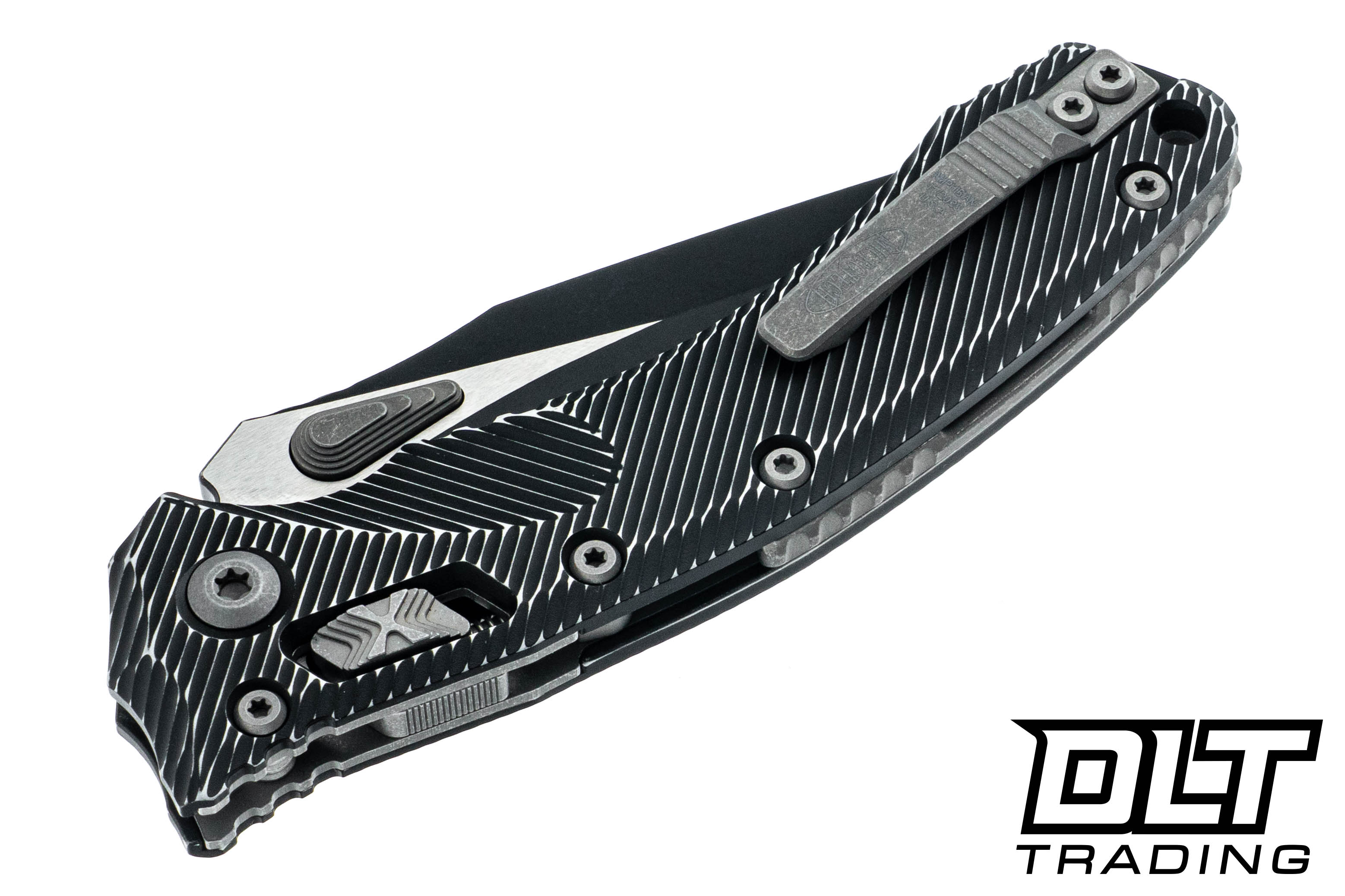 Microtech 137RL-1FLDBK Amphibian Ram-Lok - Distressed Black Fluted