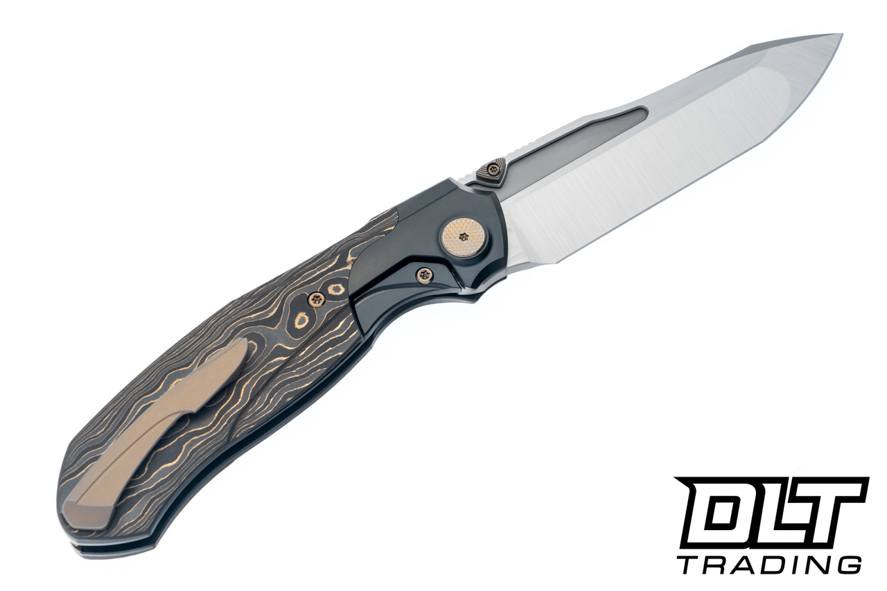 Null Knives Vandal - Black DLC Ti - Gold Camo FatCarbon Inlay