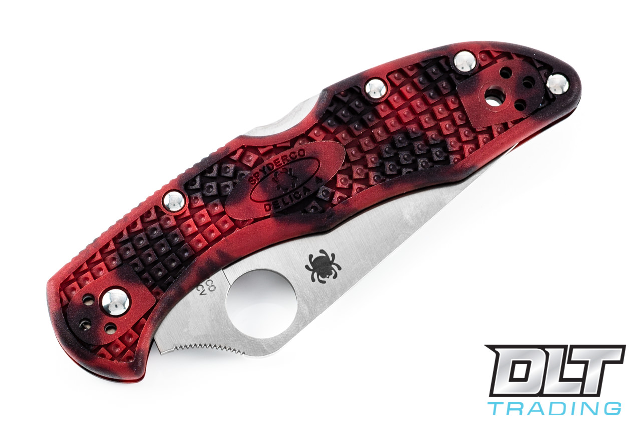 spyderco-delica-red-black-zome-closed__33255.1606917595.jpg