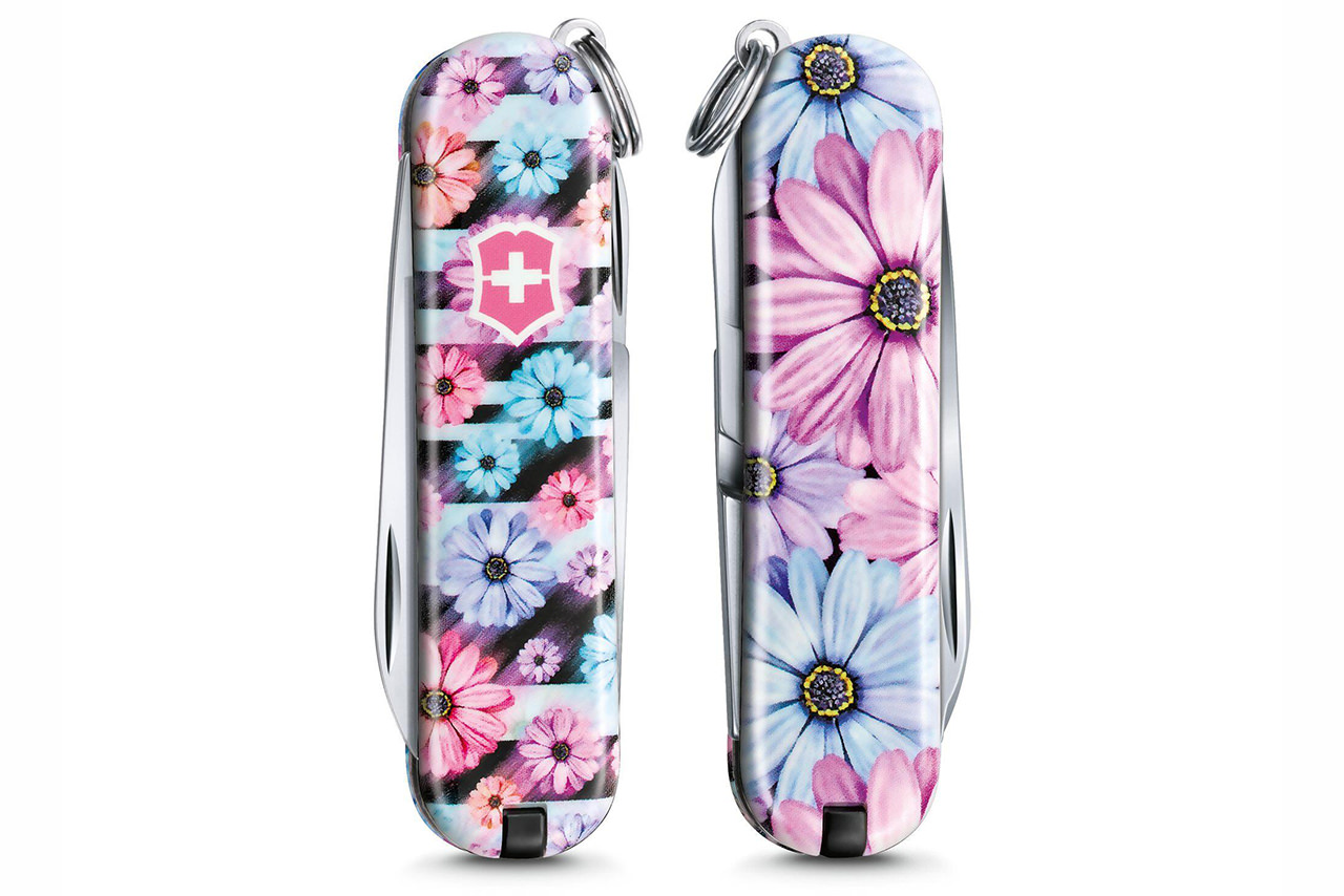 ☆希少or美品多数‪☆ ナルティメットクロスorフォーメーション 公式バインダー Swiss Army Classic SD - Dynamic Floral - DLT Trading