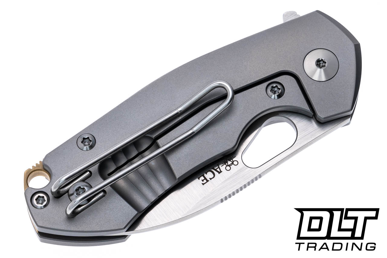 GiantMouse ACE Riv - Satin M390 - Titanium - DLT Trading