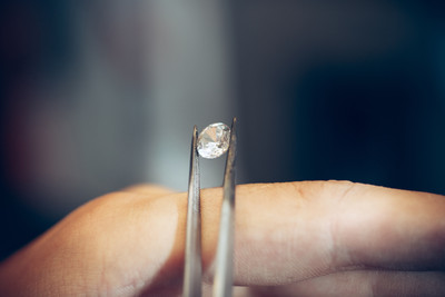 What is Moissanite: The Sparkling Secret of an Incredible Gem