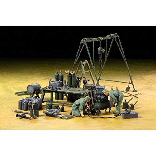 German Field Maintenance Team W- Equip