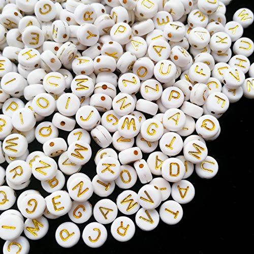 Amaney 1000 Pieces 7×4mm White Round Acrylic with Gold Alphabet Letter Beads for Jewelry Making Bracelets Necklaces Key Chains
