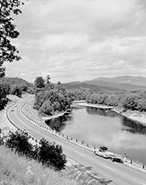 Posterazzi USA New Hampshire White Mountains car with trailer and boat Poster Print -18 x 24- Posterazzi USA New Hampshire White Mountains car with trailer and boat Poster Print -18 x 24-