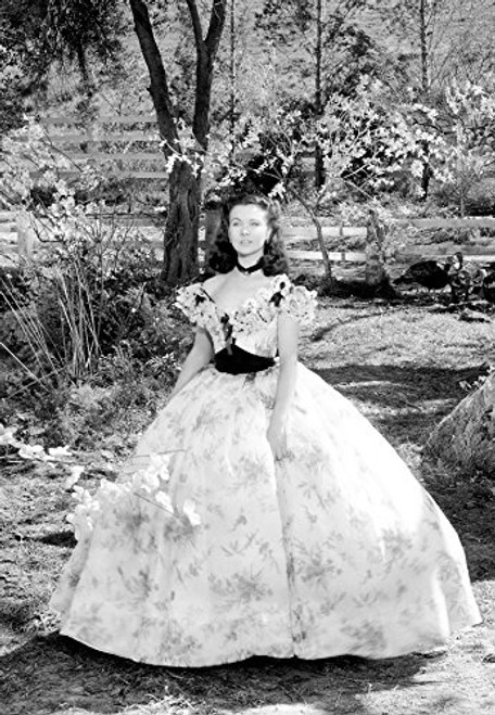 Posterazzi Gone with The Wind Vivien Leigh at Tara Plantation 1939- Photo Poster Print  -8 x 10-  Varies