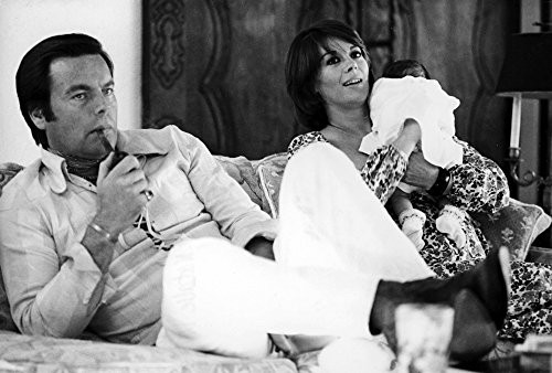Natalie Wood Robert Wagner and baby Photo Print -10 x 8-
