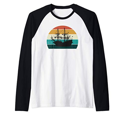 Retro Ship - Cool Sunset Sailing Boat - Galleons Love Gift Raglan Baseball Tee
