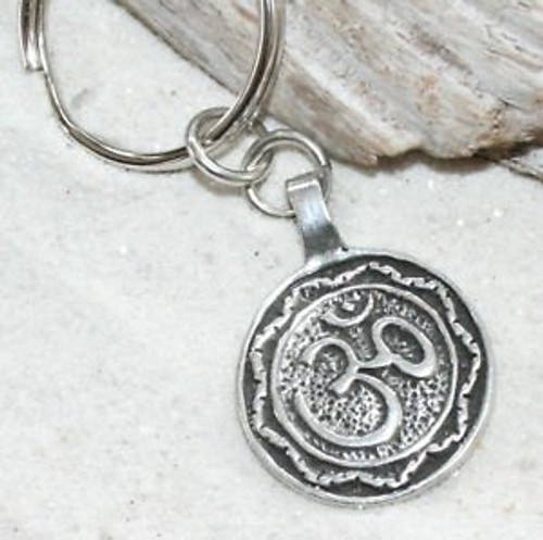Pewter Circle Ohm Om Yoga Buddha Namaste Keychain Key Tag Pewter Circle Ohm Om Yoga Buddha Namaste Keychain Key Tag