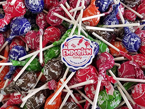 Tootsie Pops - Delicious Assorted Lollipops with a Tootsie Roll Center - Chocolate Raspberry Orange Cherry Green Apple Grape - 2 lbs Bulk Candy with Refrigerator Magnet Tootsie Pops - Delicious Assorted Lollipops with a Tootsie Roll Center - Chocolate Raspberry Orange Cherry Green Apple Grape - 2 lbs Bulk Candy with Refrigerator Magnet