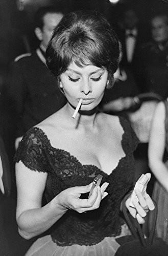Sophia Loren smoking Photo Print 8 x 10