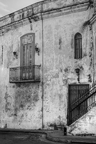 Posterazzi Building in the old city Havana Cuba Poster Print 12 x 19