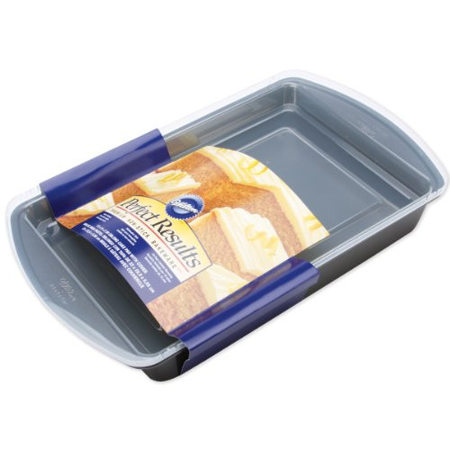 Wilton 2105-6793 Perfect Results Nonstick Oblong Cake with Cover, 13 by 9-Inch