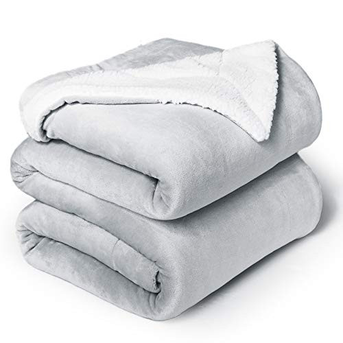 BEDSURE Sherpa Fleece Blanket Queen Size Light Grey Plush Throw Blanket Fuzzy Soft Blanket Microfiber