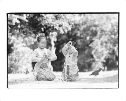 World of Kim Anderson Children Praying Tender Moments Photography Poster Print Decorative 16 by 20
