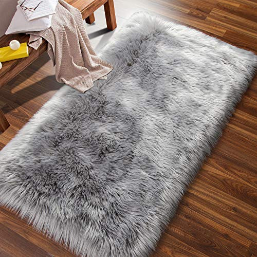 ISEAU Soft Faux Fur Fluffy Area Rug Luxury Fuzzy Sheepskin Carpet Rugs for Bedroom Living Room Shaggy Silky Plush Carpet Bedside Rug Floor Mat 2ft x 4ft Gray