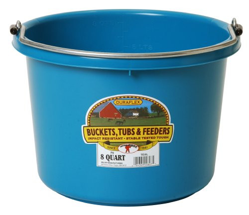 Little Giant Plastic Animal Feed Bucket Red Round Plastic Feed Bucket with Metal Handle 8 Quarts / 2 Gallons Item No. P8TEAL6