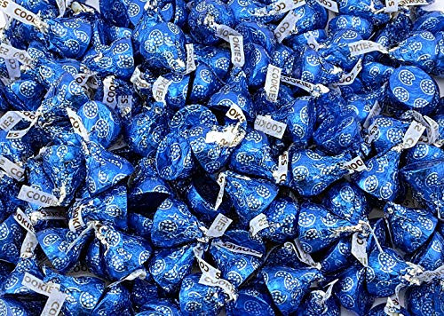 Sunny Island Hershey_s Kisses Cookie N_ Creme Chocolate Candy Blue Foil Wrap - 2 Pound Bag Sunny Island Hershey_s Kisses Cookie N_ Creme Chocolate Candy Blue Foil Wrap - 2 Pound Bag