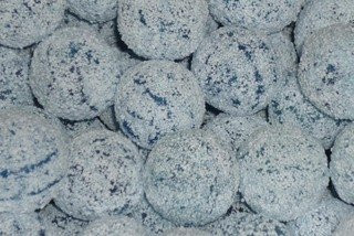 Mega Sour Raspberry Bombs 250 gram bag _1 4 kilo_